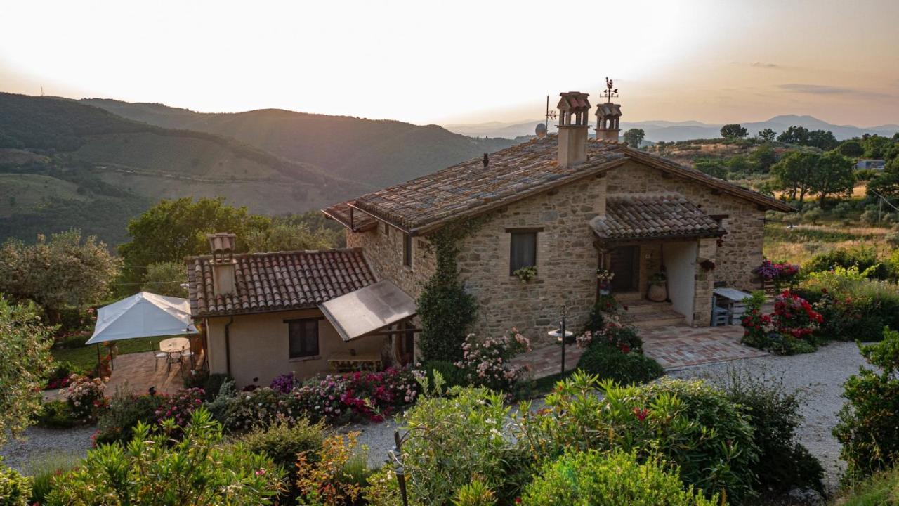 Il Casale Di Fiore Cannara Eksteriør billede
