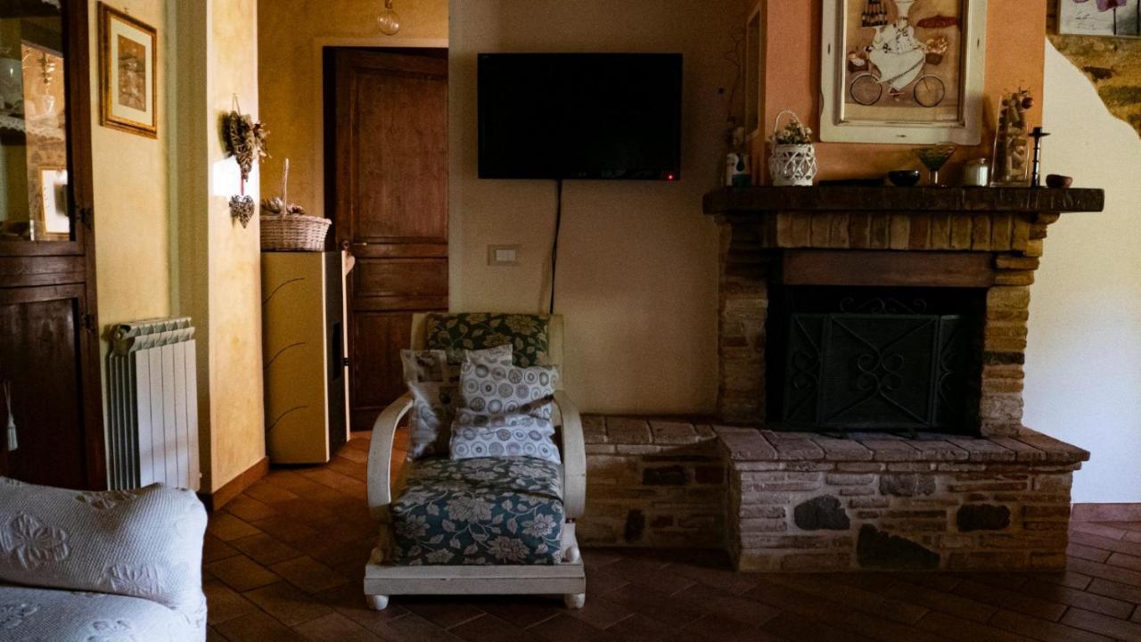 Il Casale Di Fiore Cannara Eksteriør billede